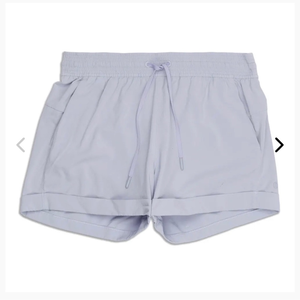 Lululemon Spring Break Away Size 6 Cuffed Shorts